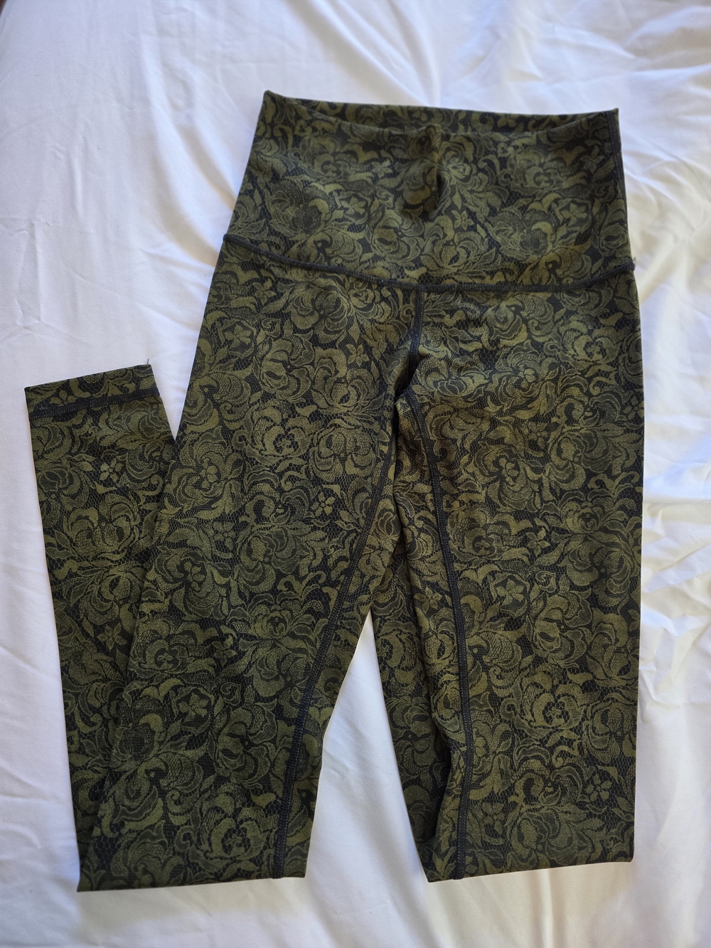 Lululemon Wunder Under High-Rise Leggings | Size 6 | Olive Green